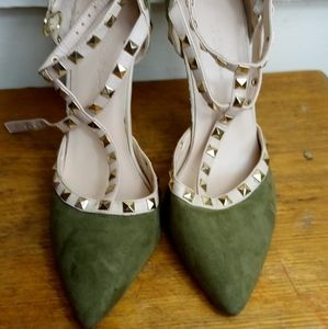 ARMY GREEN HEELS BUCKLE STUDS GOLD SIZE 10 WOMEN